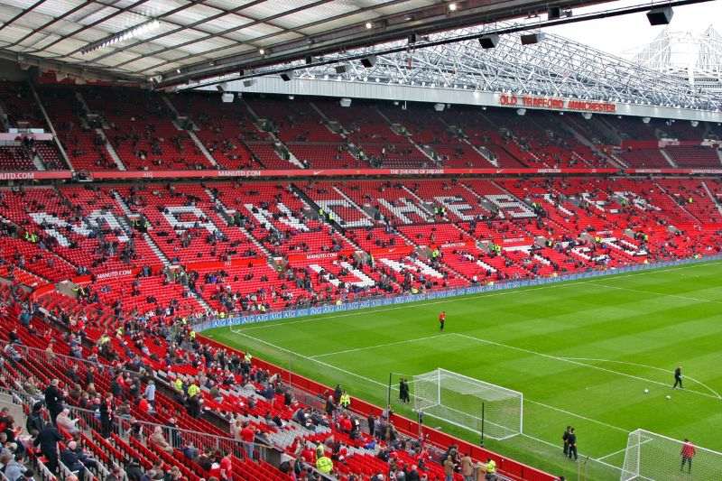 Sân vận động Old Trafford ghi dấu nhiều thăng trầm lịch sử bóng đá Anh