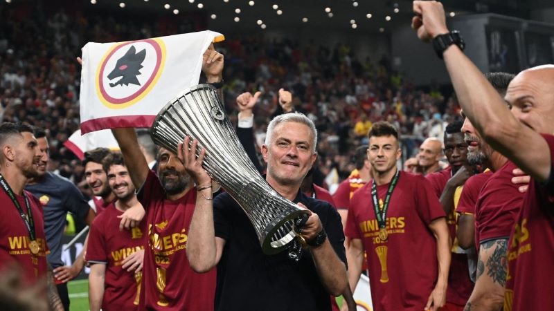 AS Roma vô địch Cúp C3 UEFA Europa Conference League mùa 2021-2022 