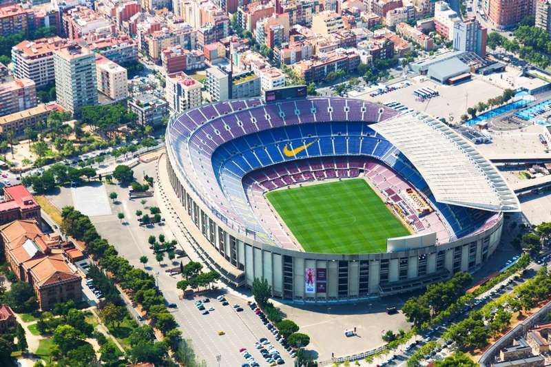 Sân Camp Nou có sức chứa lên đến 96.336 chỗ ngồi (lớn nhất Châu Âu)